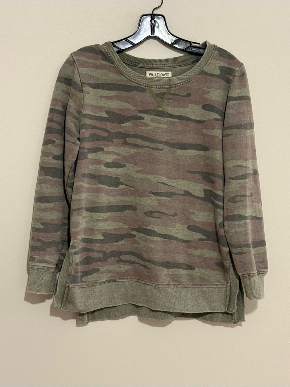 WallFlower Camo Print Crewneck Long Sleeve Sweatshirt Olive Green - Picture 2 of 6